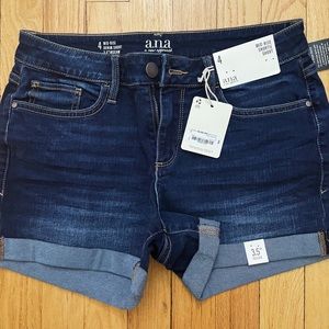 NEW WITH TAGS Women’s Ana Jean shorts